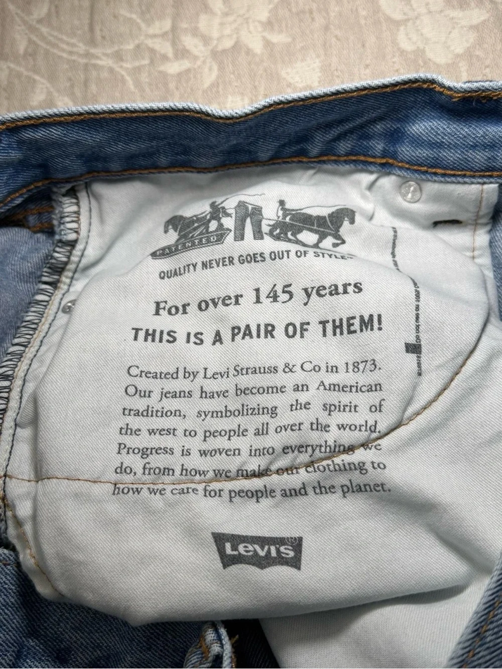 Levi’s Men’s 40x32 Light Wash Blue Jeans Relaxed Straight Leg 100% Cotton